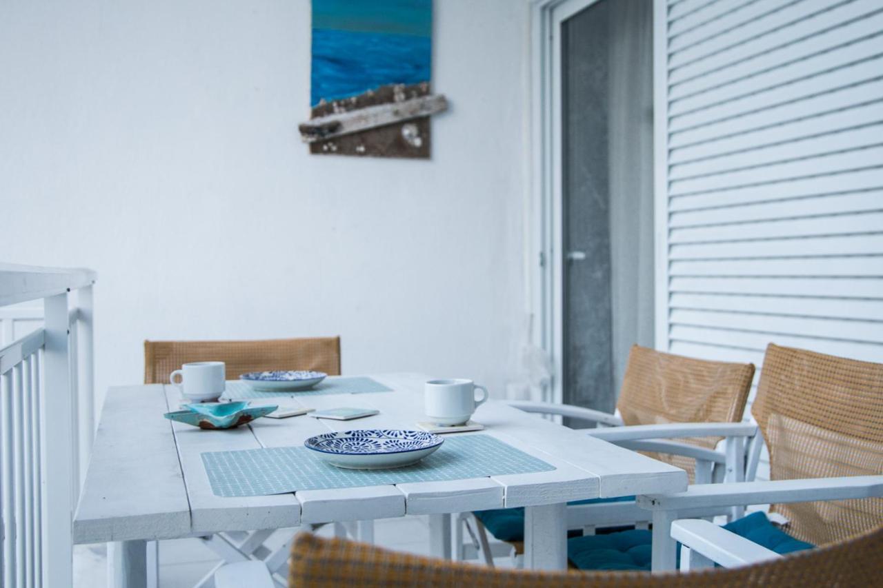 Grey Theros Apartments ปาลาเรีย ดิโอนิซีอู ภายนอก รูปภาพ