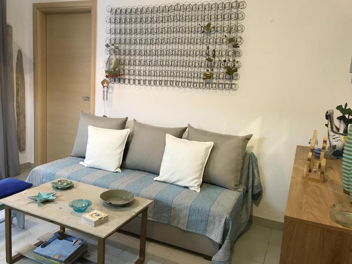 Grey Theros Apartments ปาลาเรีย ดิโอนิซีอู ภายนอก รูปภาพ