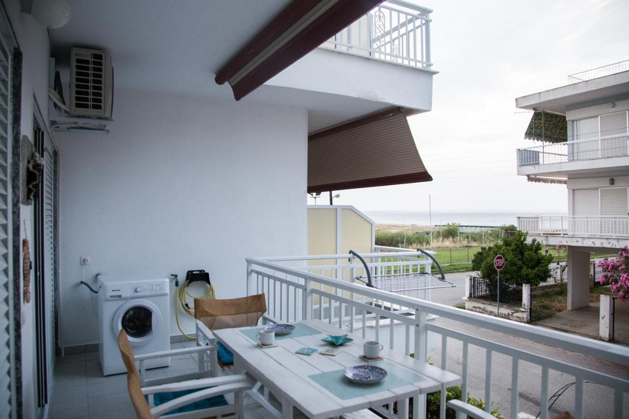 Grey Theros Apartments ปาลาเรีย ดิโอนิซีอู ภายนอก รูปภาพ