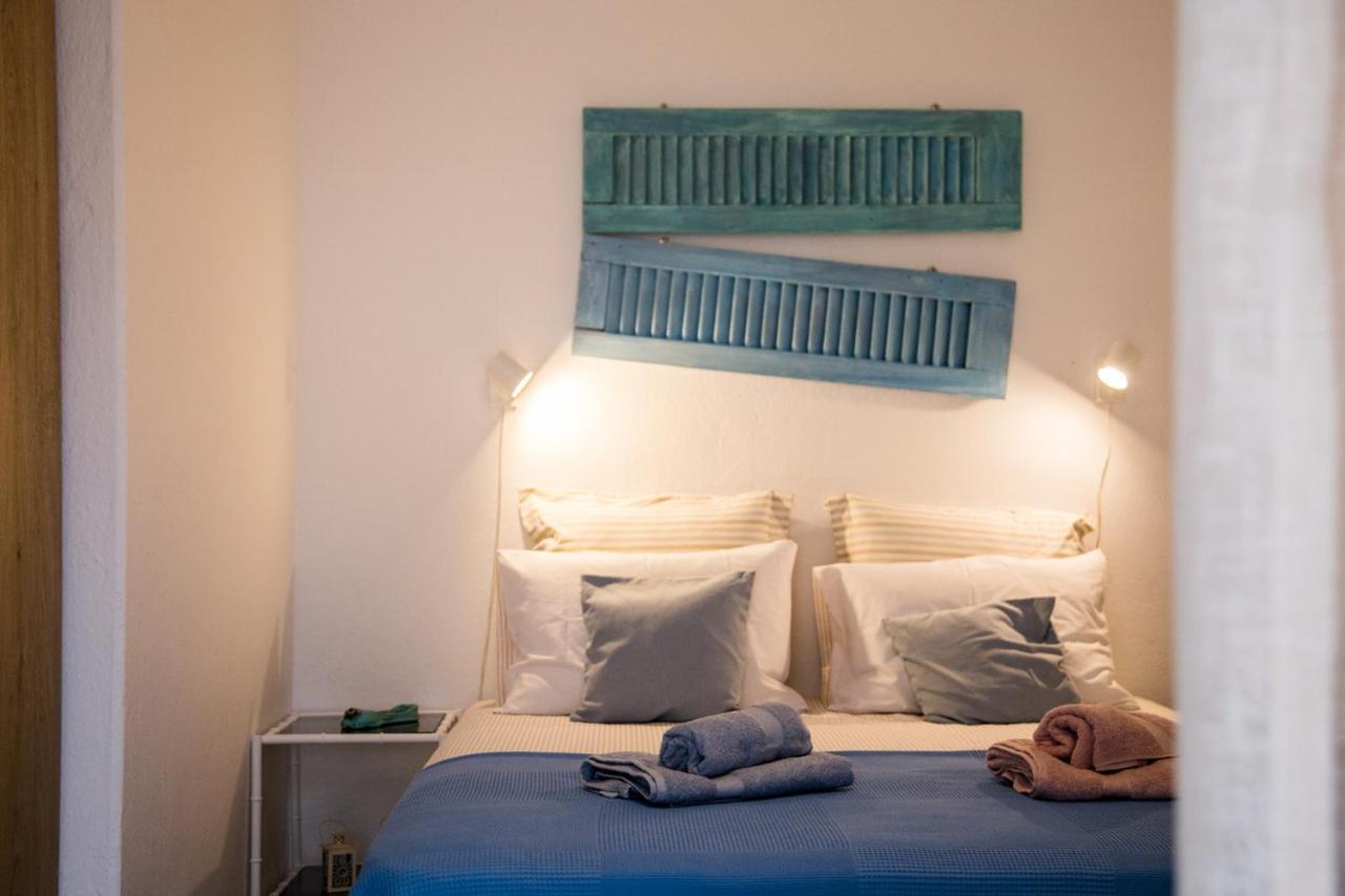 Grey Theros Apartments ปาลาเรีย ดิโอนิซีอู ภายนอก รูปภาพ