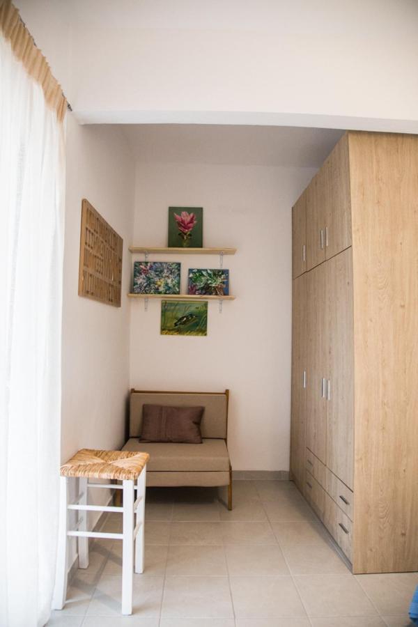 Grey Theros Apartments ปาลาเรีย ดิโอนิซีอู ภายนอก รูปภาพ